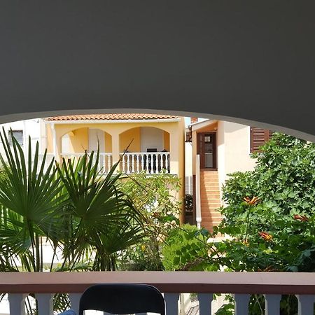 Apartments Kore Vir Εξωτερικό φωτογραφία