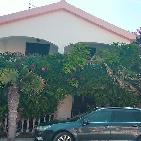 Apartments Kore Vir Εξωτερικό φωτογραφία