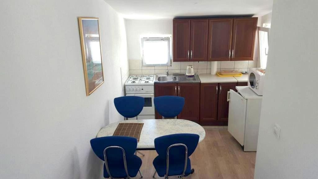 Apartments Kore Vir Εξωτερικό φωτογραφία