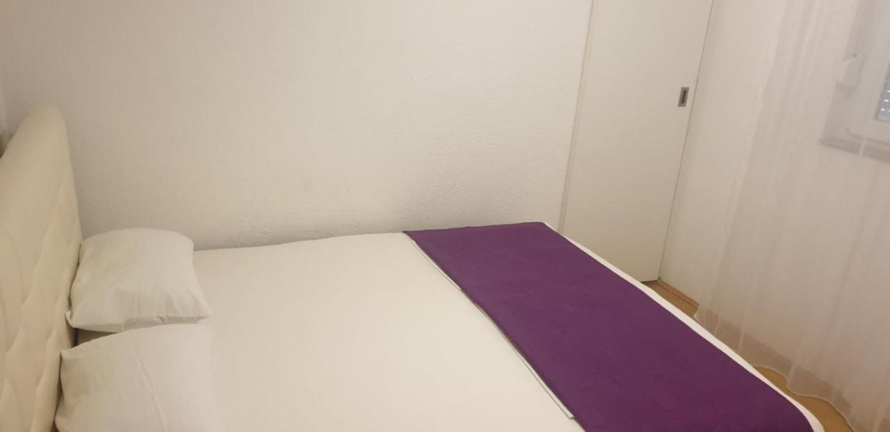 Apartments Kore Vir Εξωτερικό φωτογραφία