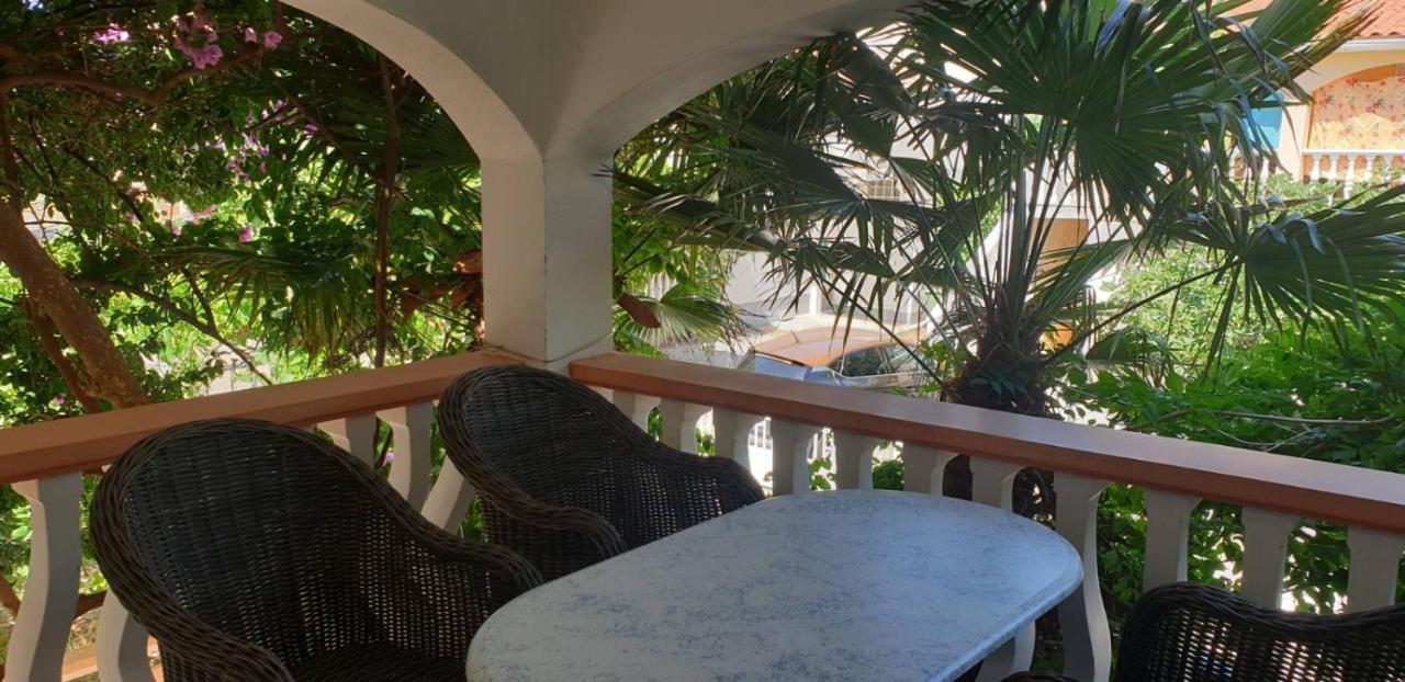 Apartments Kore Vir Εξωτερικό φωτογραφία